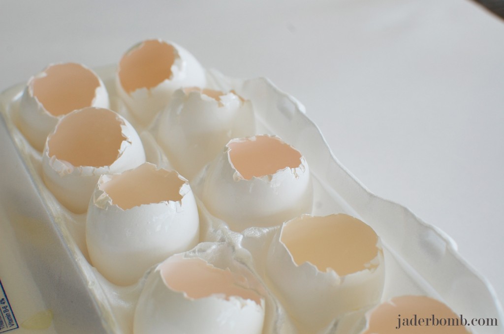 How-To-Make-Egg-Candles-Jaderbomb