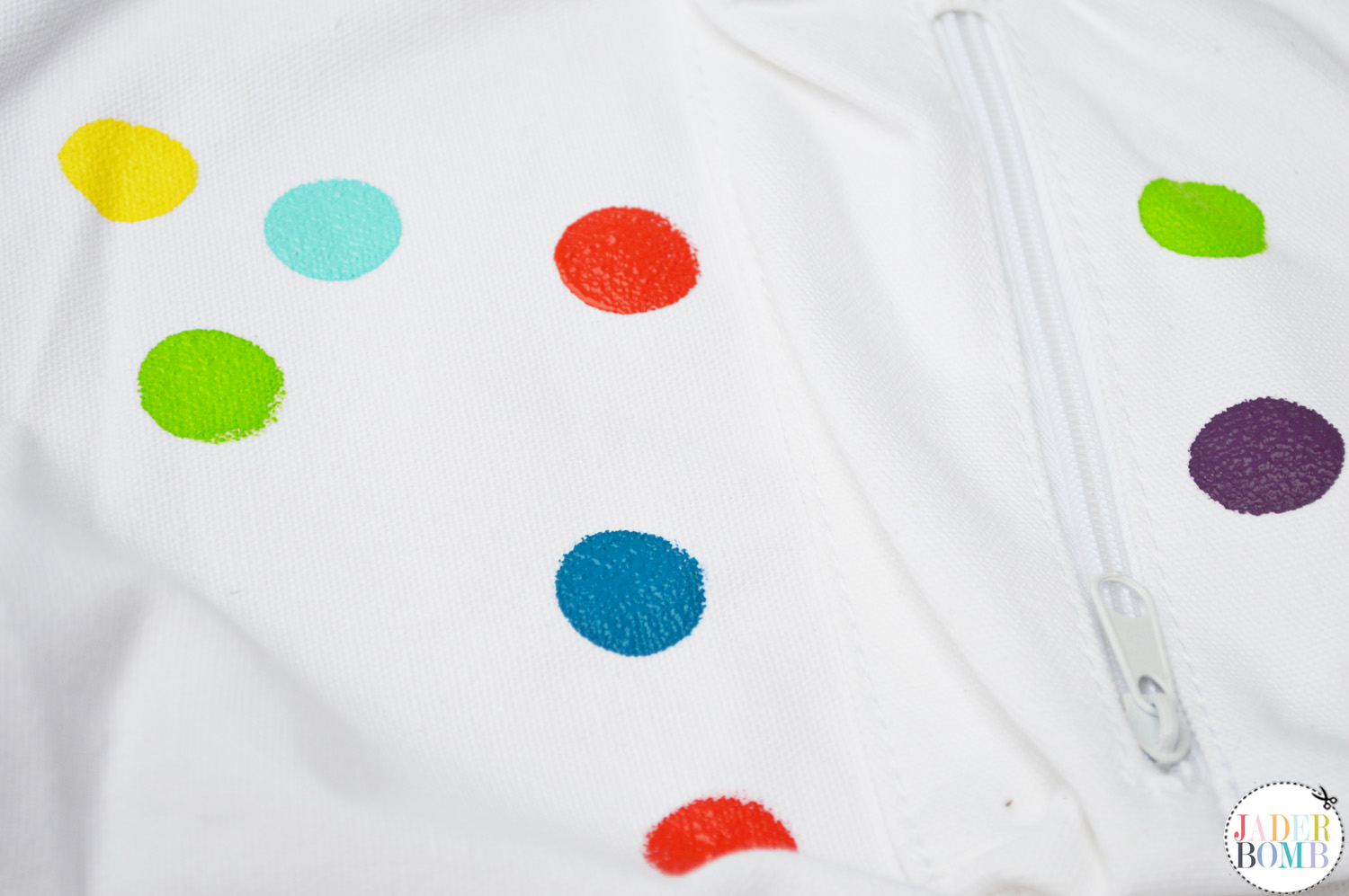 how to paint polka dots