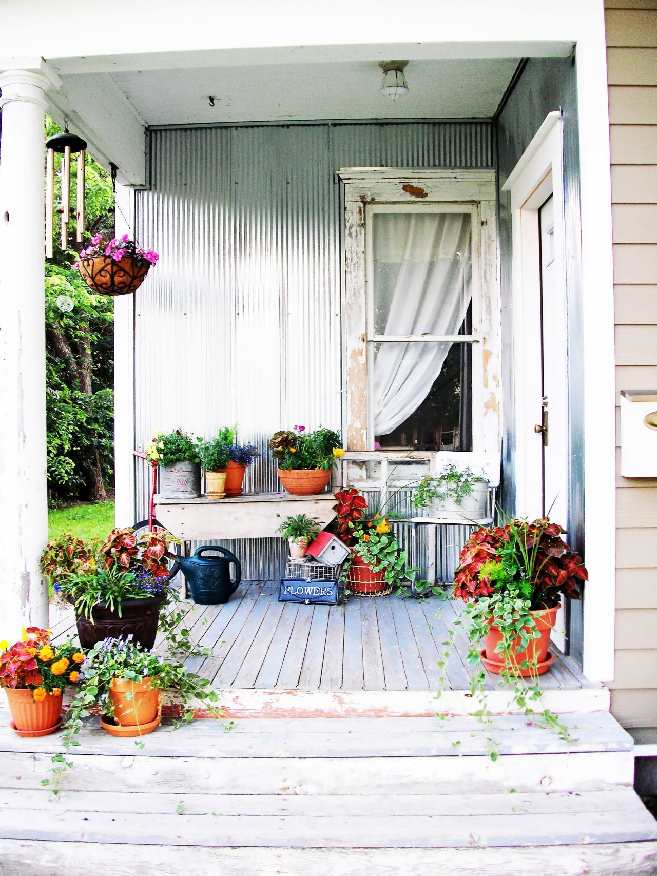 RMS-robinelise_shabby-porch-container-garden_s3x4.jpg.rend.hgtvcom.1280.1707